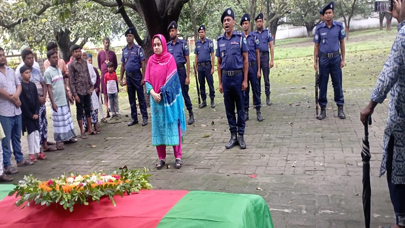 চাঁপাইনবাবগঞ্জে বীর মুক্তিযোদ্ধা সেরাজুল হকের ইন্তেকাল,রাষ্ট্রীয় মর্যাদায় দাফন